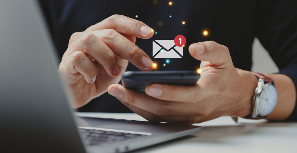 Interface professionnelle affichant la timeline horodatée des preuves certifiées eIDAS pour une lettre recommandée électronique